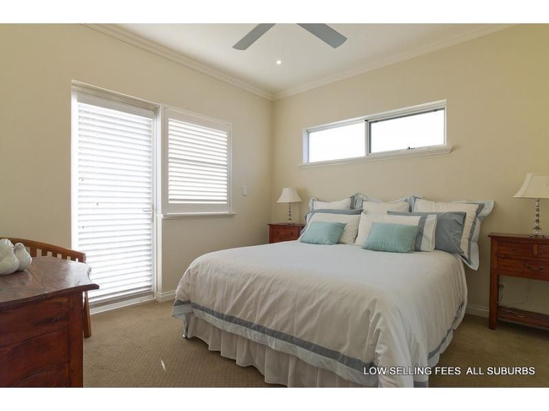 21 Quayside Mews, Hillarys WA 6025