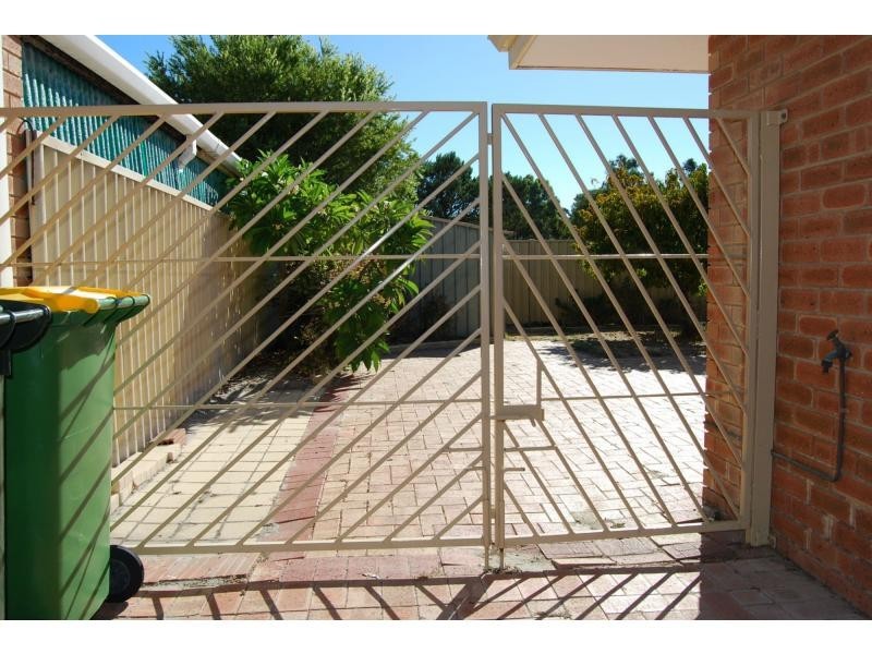 6/13 Grebe Gardens, Yangebup WA 6164