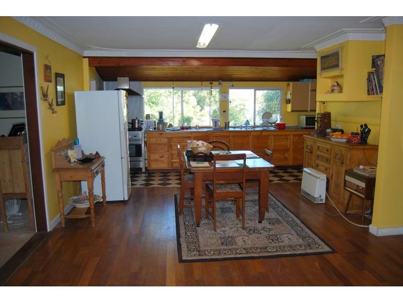 26 Reddy Avenue, Mundaring WA 6073