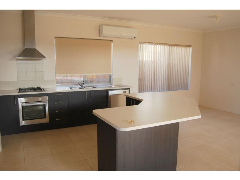 42 Ardmore Parade, Ellenbrook WA 6069