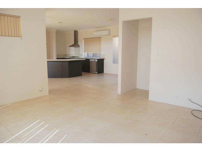 42 Ardmore Parade, Ellenbrook WA 6069