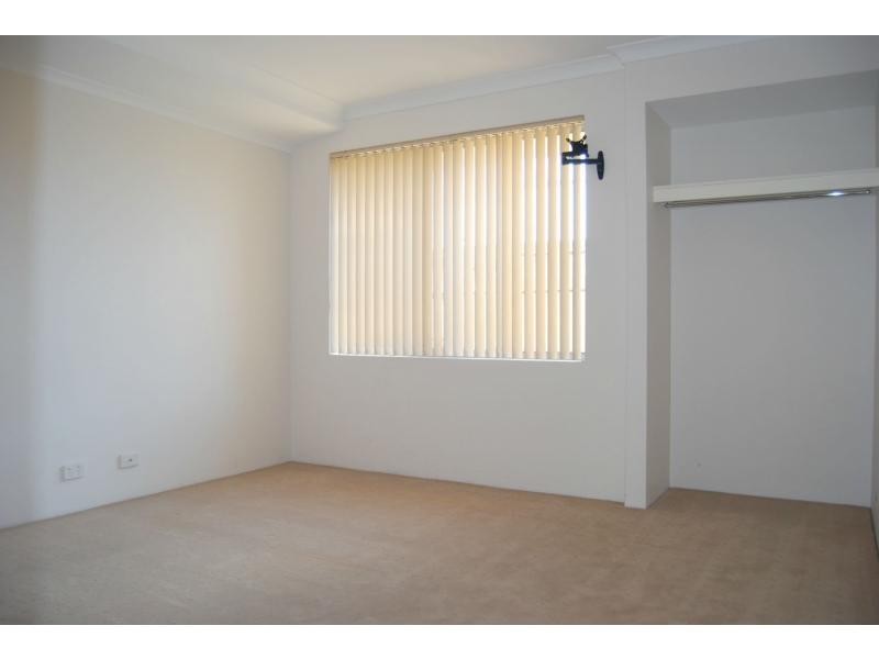 42 Ardmore Parade, Ellenbrook WA 6069