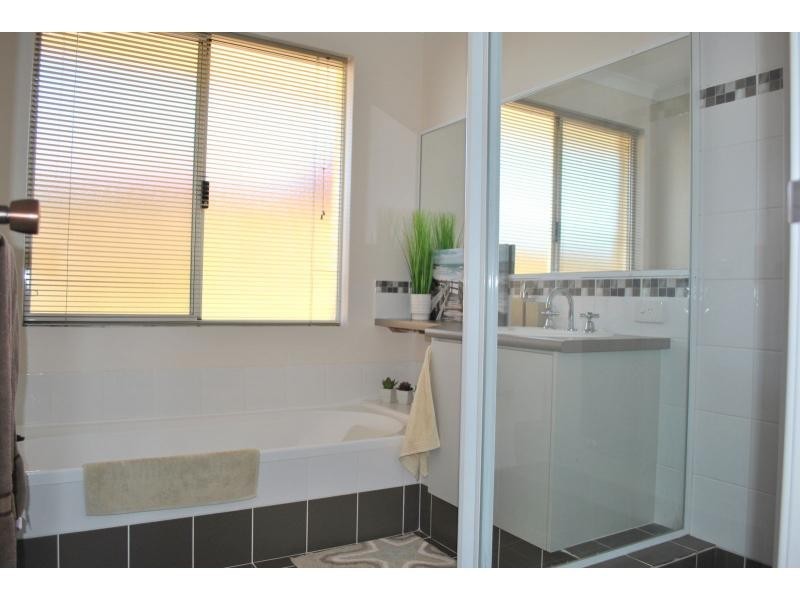 10 Seurat Loop, Ashby WA 6065