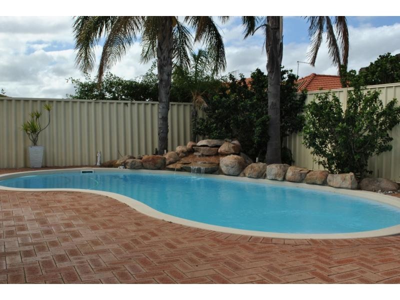 8 Ardrossan Loop, Kingsley WA 6026