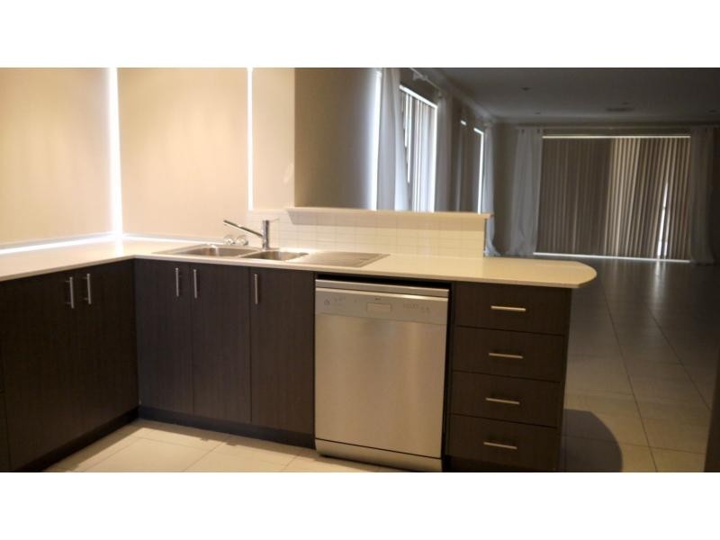 8 Lunar Street, Yanchep WA 6035