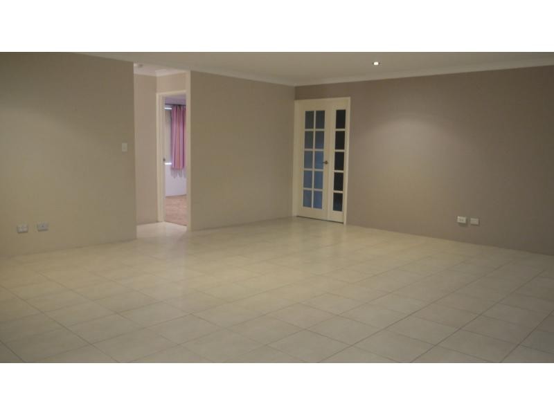 8 Lunar Street, Yanchep WA 6035