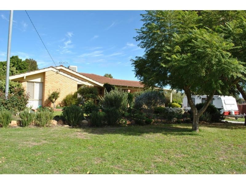 16 REYNOLDS Drive, Swan View WA 6056
