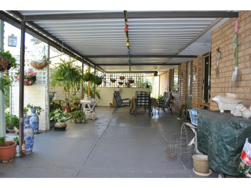 16 REYNOLDS Drive, Swan View WA 6056
