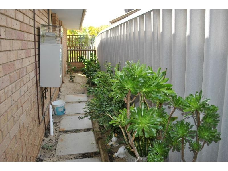 16 REYNOLDS Drive, Swan View WA 6056
