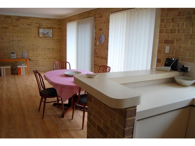 8 Cockatoo Drive, Mundaring WA 6073