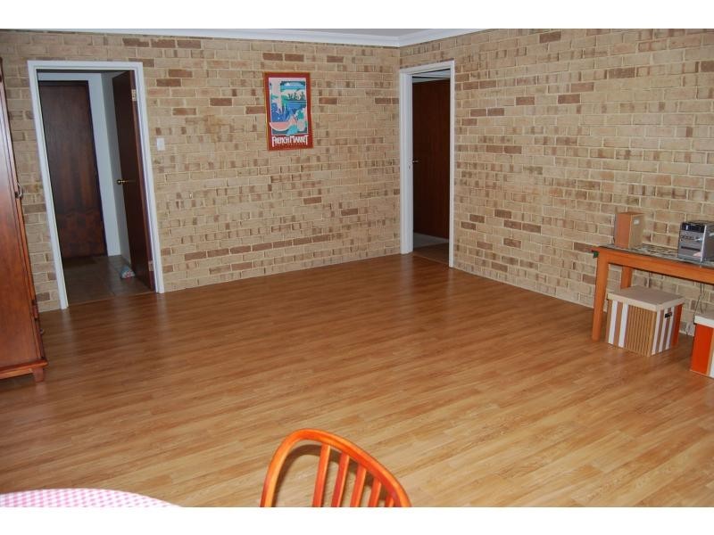 8 Cockatoo Drive, Mundaring WA 6073