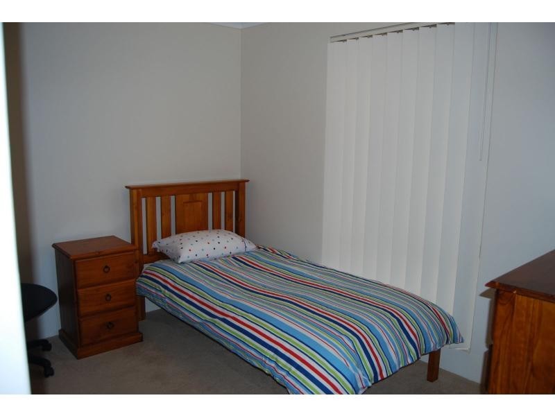 8 Cockatoo Drive, Mundaring WA 6073