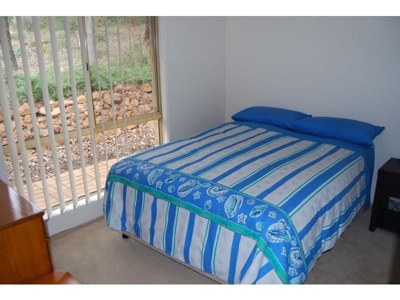 8 Cockatoo Drive, Mundaring WA 6073