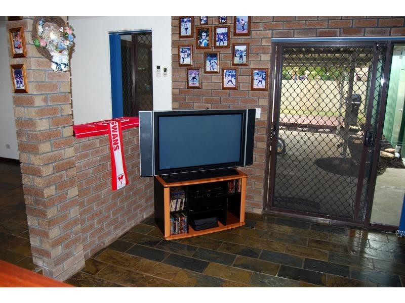 32 Sextant Avenue, Waikiki WA 6169