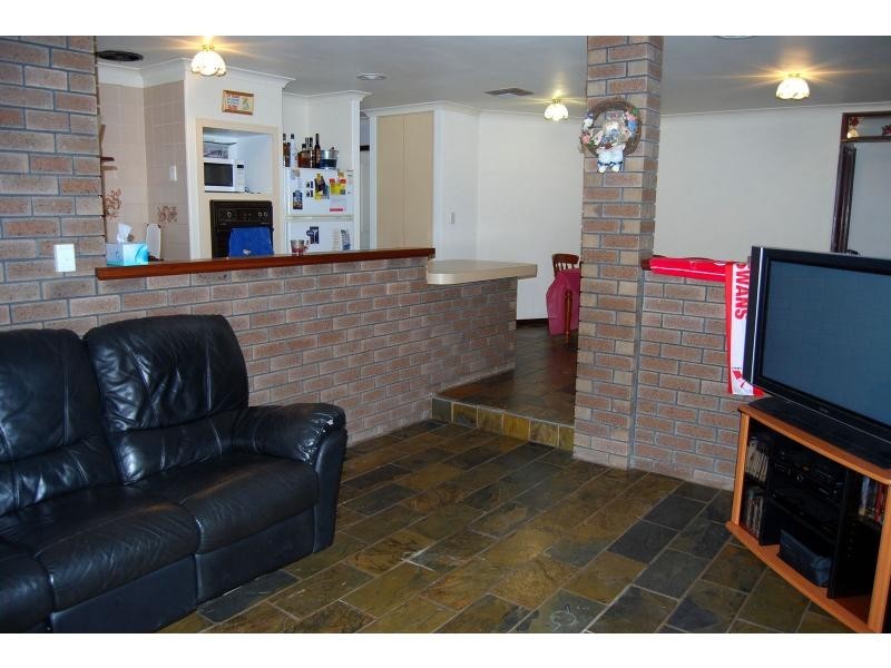 32 Sextant Avenue, Waikiki WA 6169