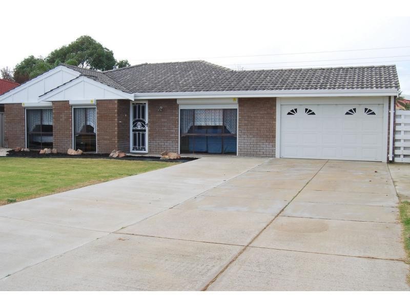 32 Sextant Avenue, Waikiki WA 6169