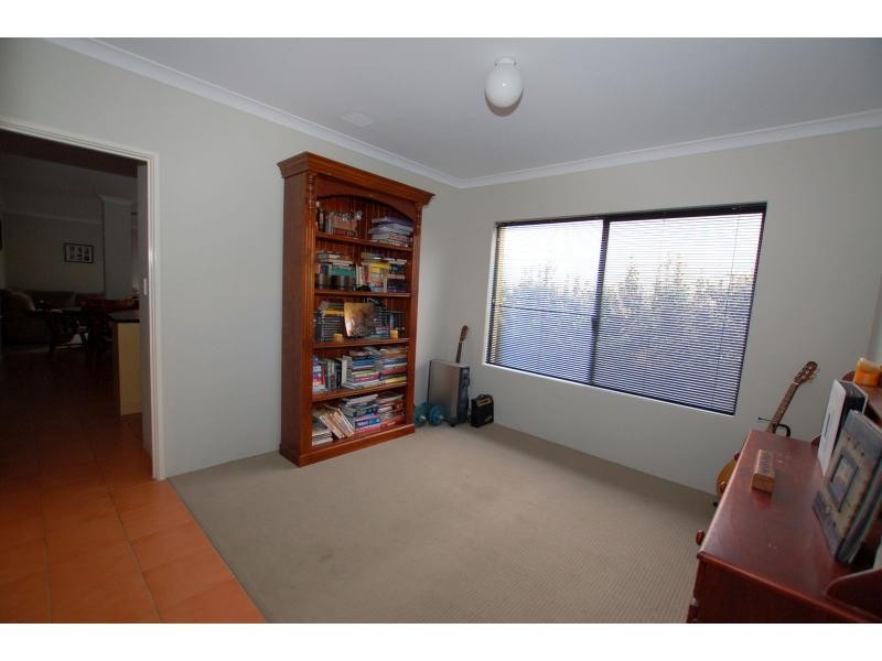 32 St Tropez Vista, Ellenbrook WA 6069