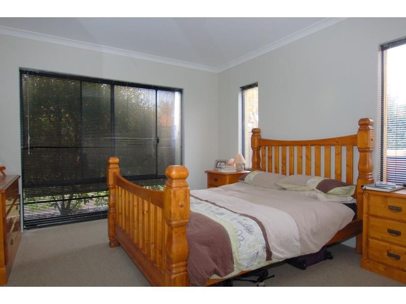 32 St Tropez Vista, Ellenbrook WA 6069