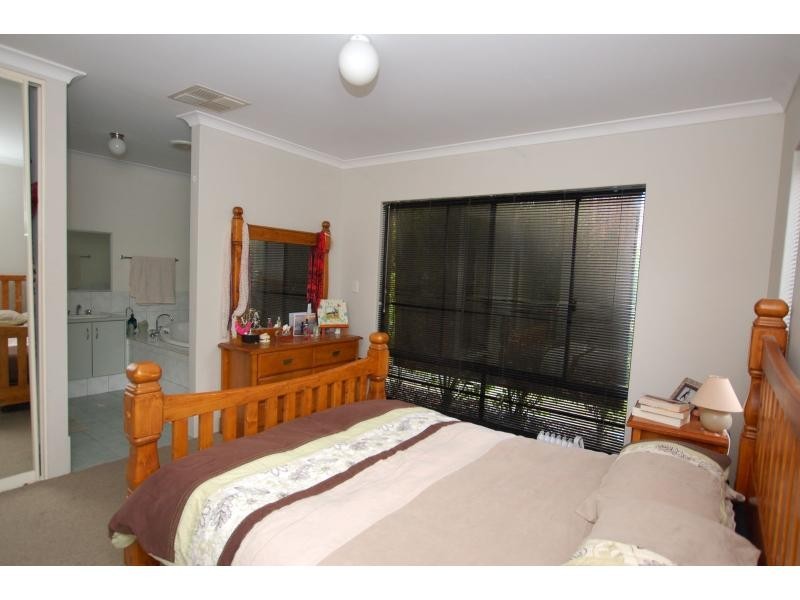 32 St Tropez Vista, Ellenbrook WA 6069