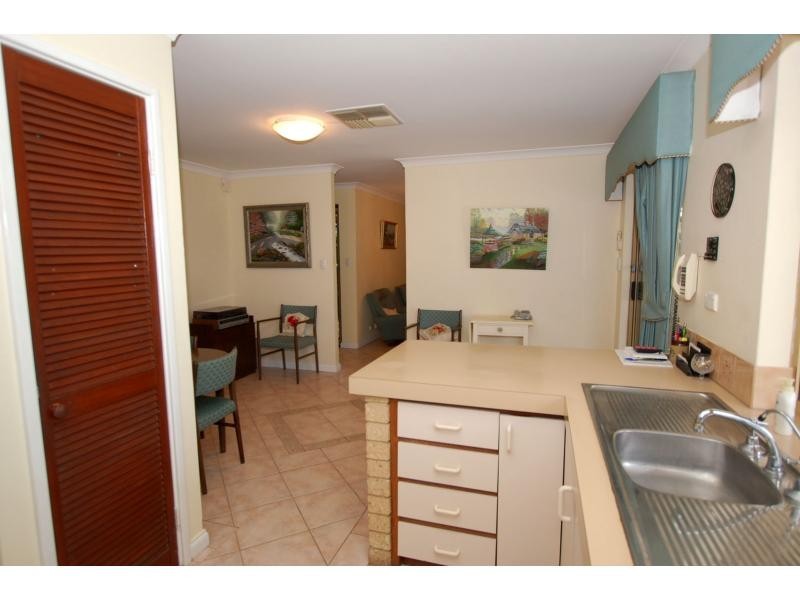 Villa 16/9 KIDBROOKE Way, Kingsley WA 6026