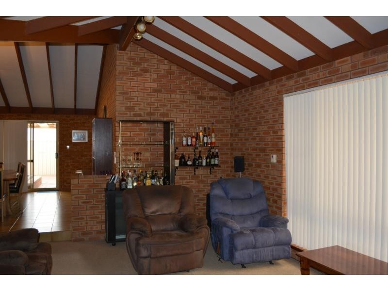 18 Old Maida Vale Road, Maida Vale WA 6057