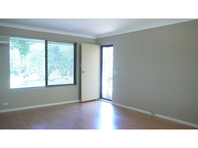 Duplex B/24 Manberry Way, Yangebup WA 6164