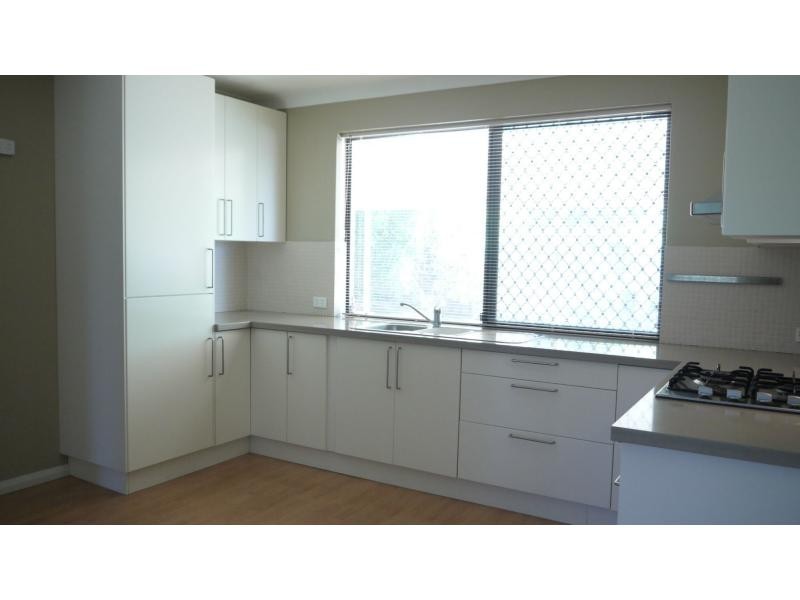 Duplex B/24 Manberry Way, Yangebup WA 6164