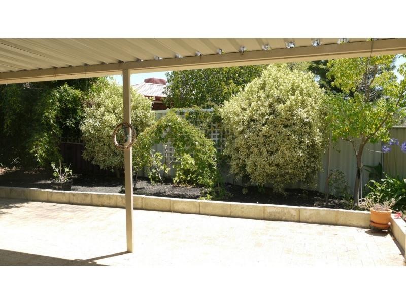 Duplex B/24 Manberry Way, Yangebup WA 6164