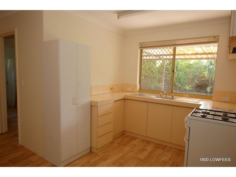 B/10 Stanley Place, Padbury WA 6025