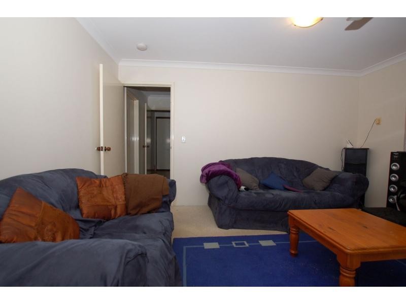 B/10 Stanley Place, Padbury WA 6025