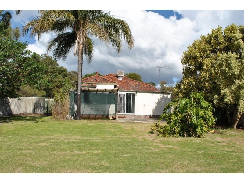 38 Moore Street, Wungong WA 6112