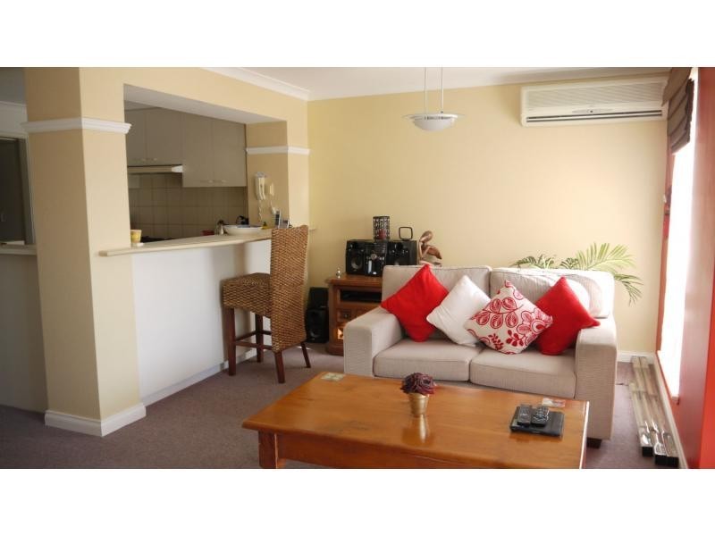 15/20 Long Island Pass, Connolly WA 6027