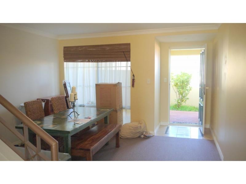 15/20 Long Island Pass, Connolly WA 6027