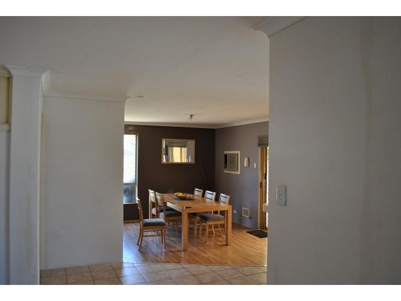 18 RONEZ Elbow, Merriwa WA 6030