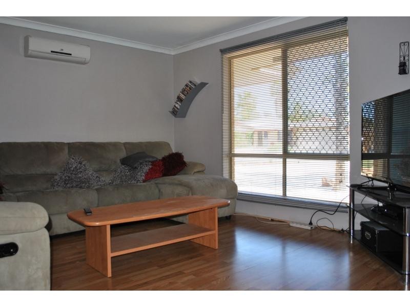 18 RONEZ Elbow, Merriwa WA 6030