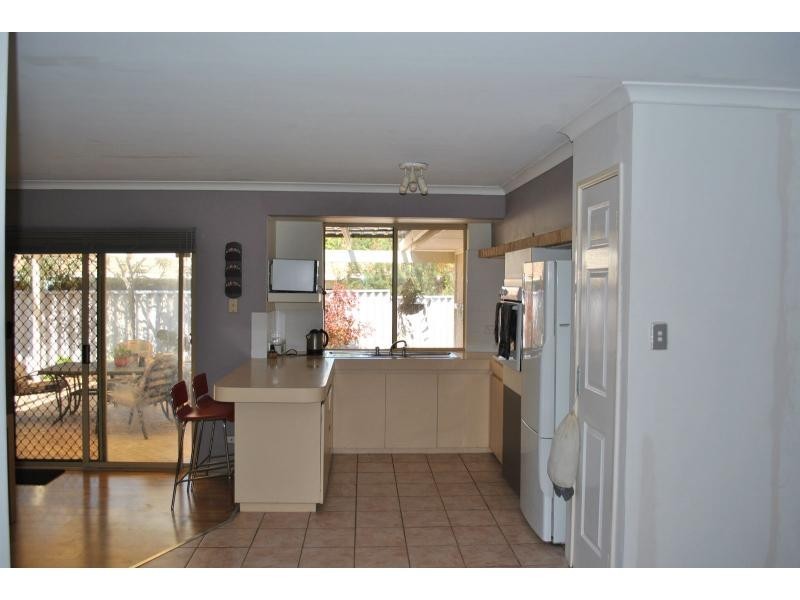 18 RONEZ Elbow, Merriwa WA 6030