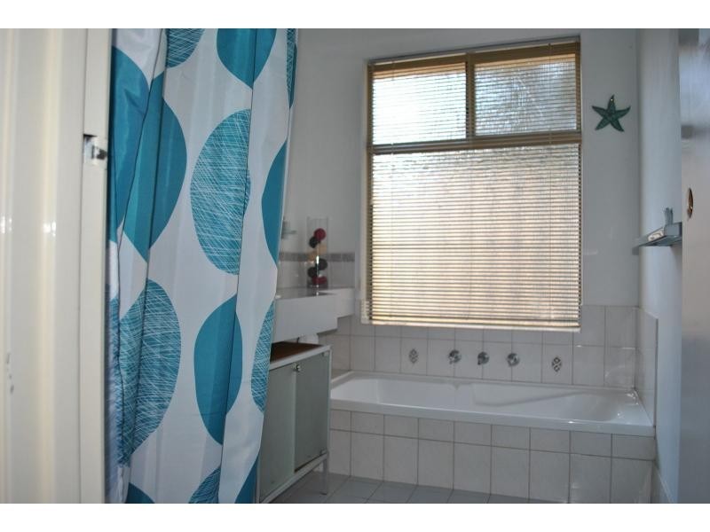 18 RONEZ Elbow, Merriwa WA 6030