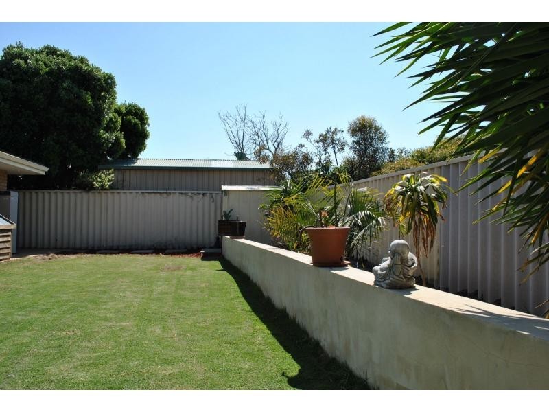 18 RONEZ Elbow, Merriwa WA 6030