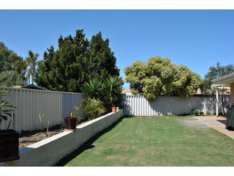 18 RONEZ Elbow, Merriwa WA 6030