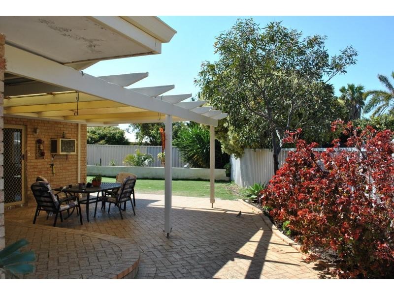 18 RONEZ Elbow, Merriwa WA 6030