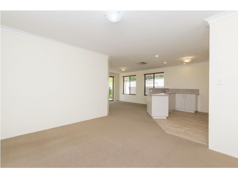 2/144 Kinross Drive, Kinross WA 6028