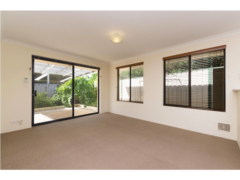 2/144 Kinross Drive, Kinross WA 6028