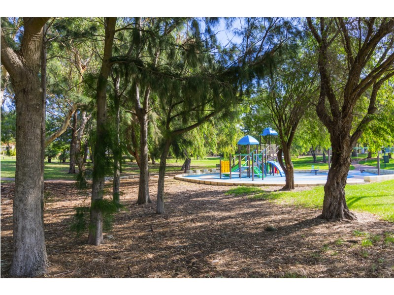 2/144 Kinross Drive, Kinross WA 6028