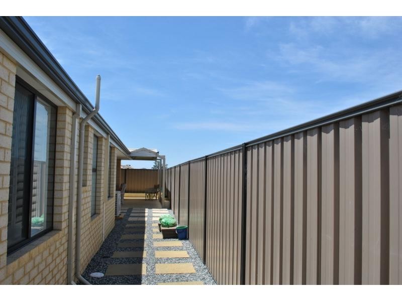 32 Heidelberg, Wanneroo WA 6065