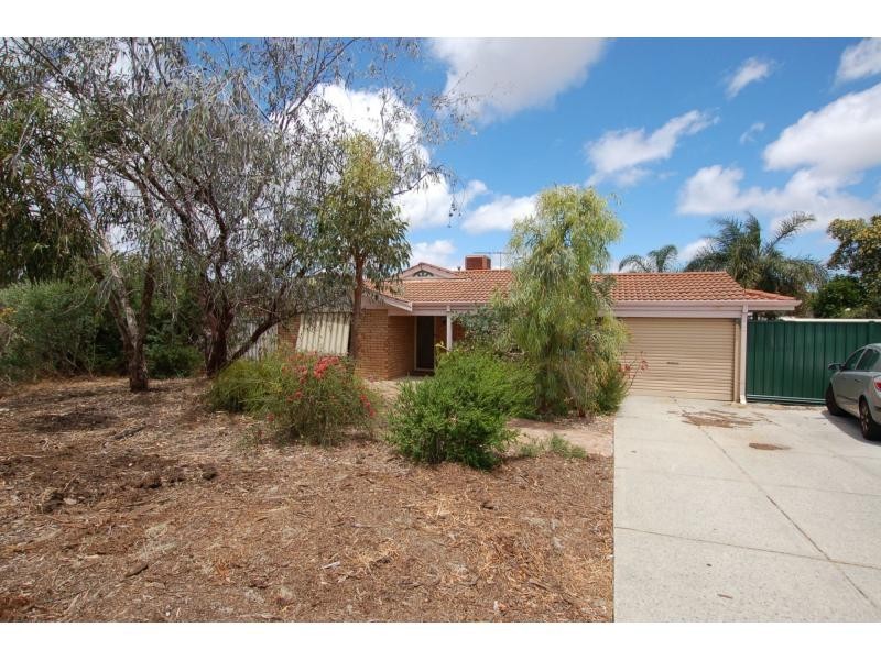 10 Emanuel Court, Marangaroo WA 6064