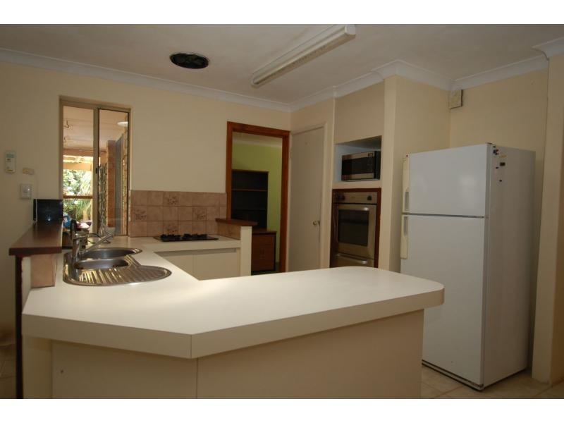 10 Emanuel Court, Marangaroo WA 6064