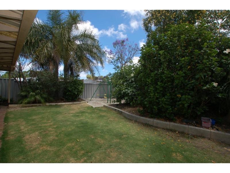 10 Emanuel Court, Marangaroo WA 6064