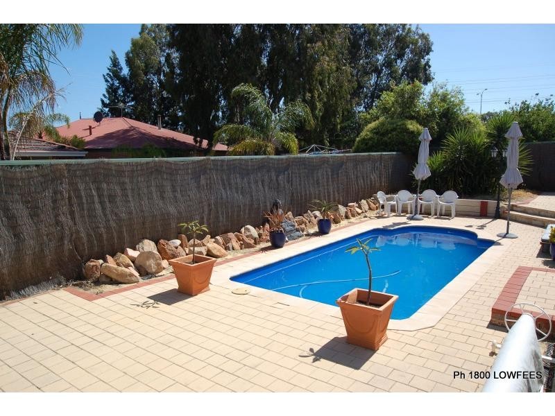86 BALLADONG Loop, Carramar WA 6031