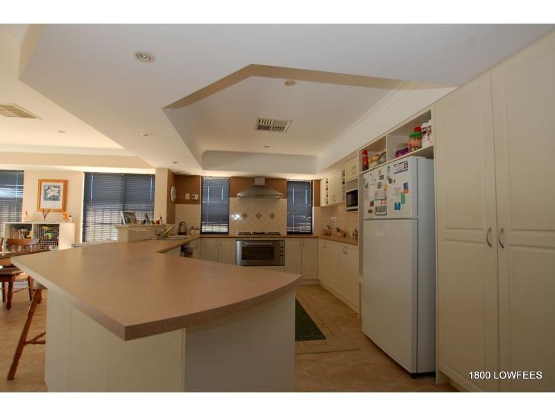 23 Tullow Gardens, Darch WA 6065