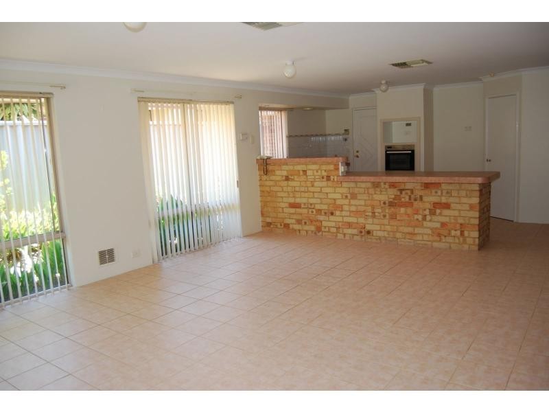 8 Waten Place, Canning Vale WA 6155